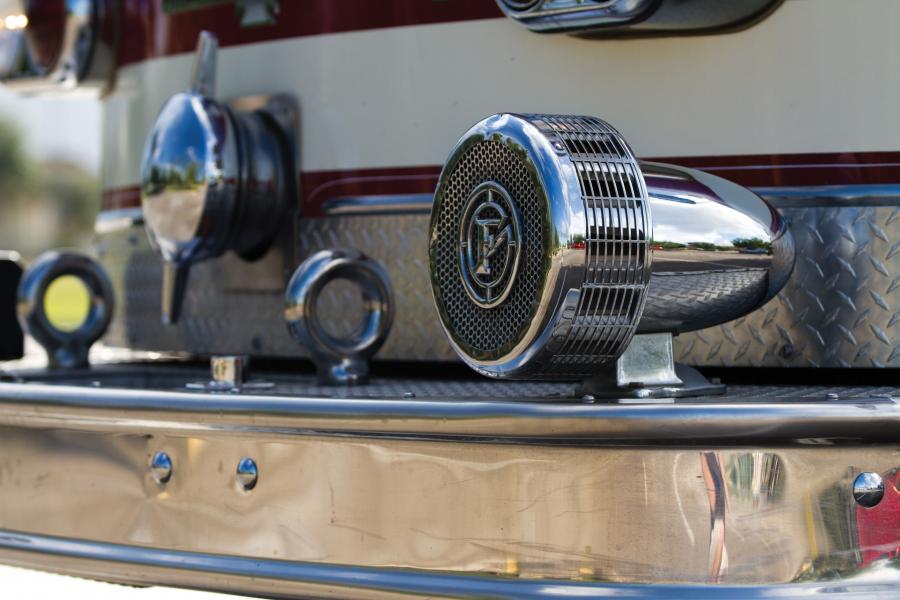 Детали экстерьера American LaFrance Century Fire Engine 1985 года  (фото 19 из 24)